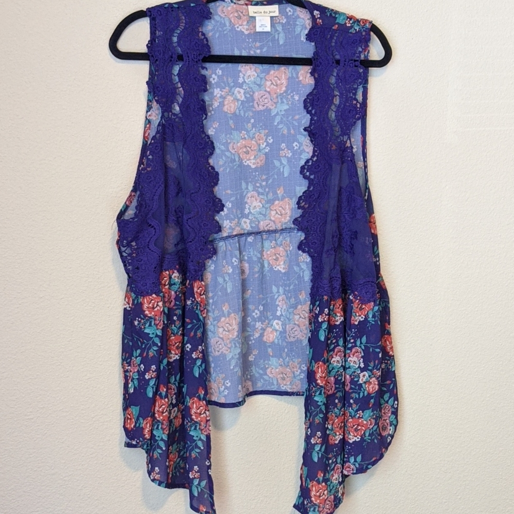 Open cover sleeveless blouse